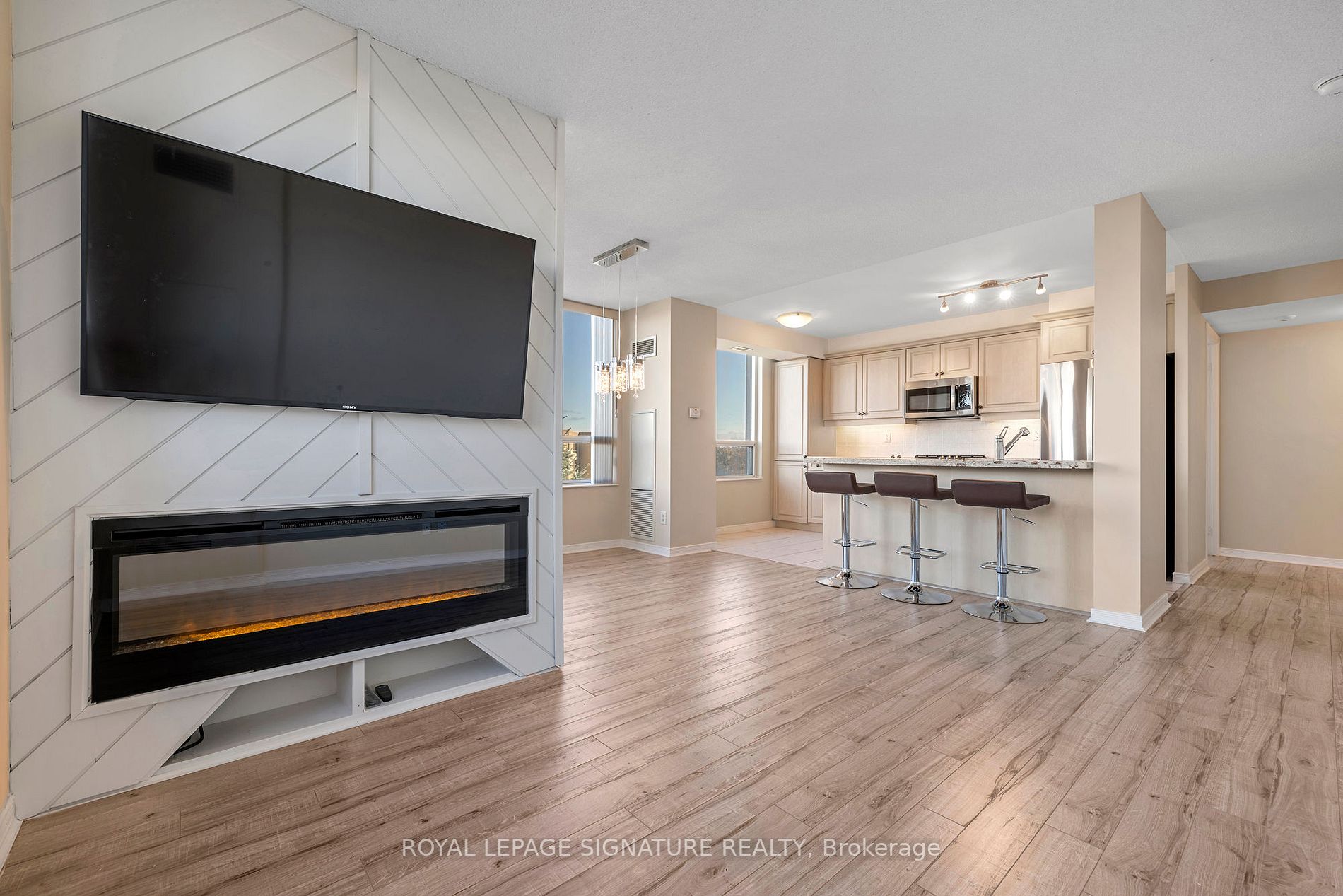 205 The Donway W, #522