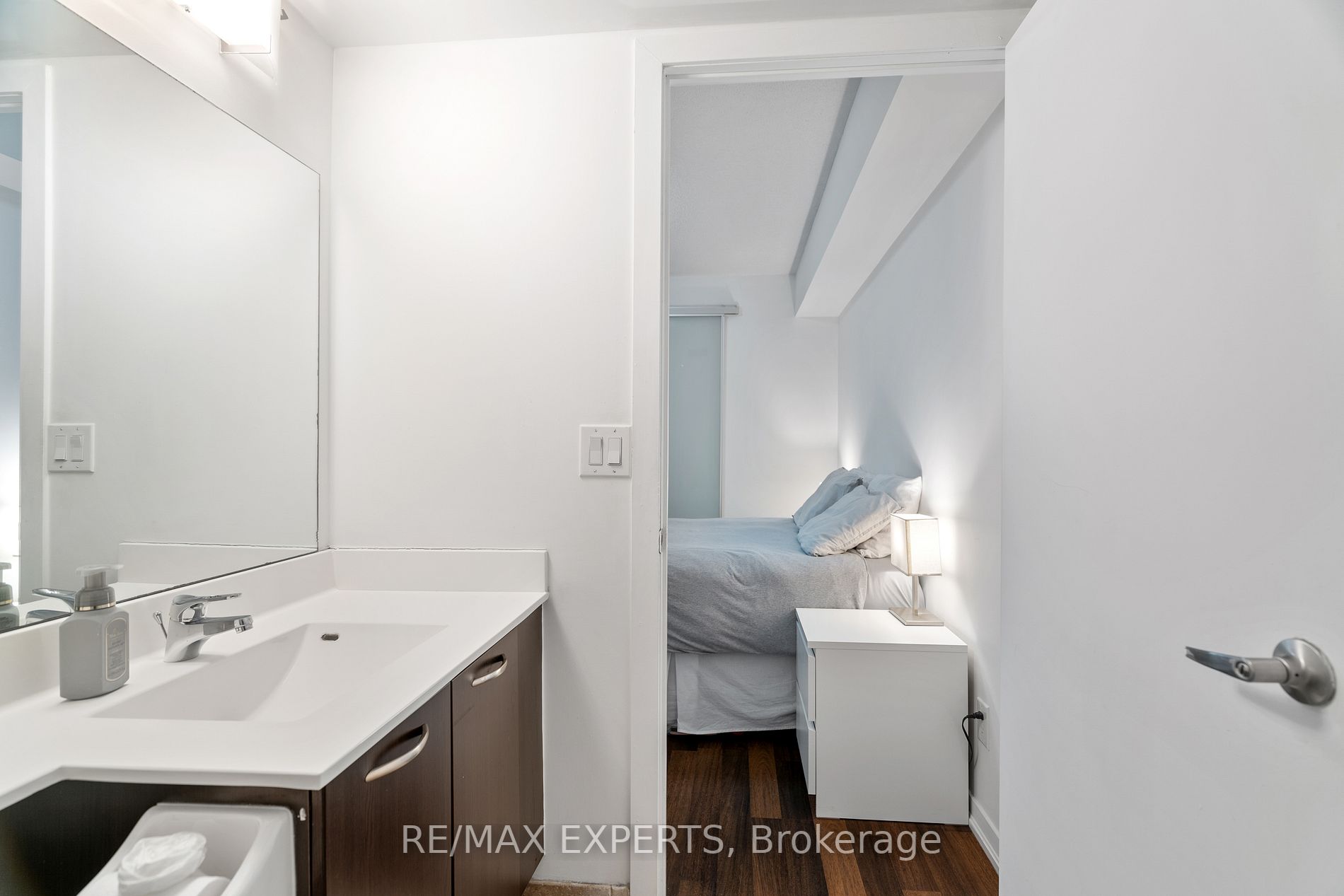 38 Joe Shuster Way, #929