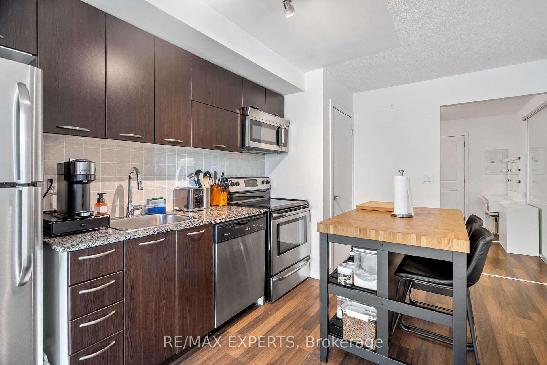 38 Joe Shuster Way, #929