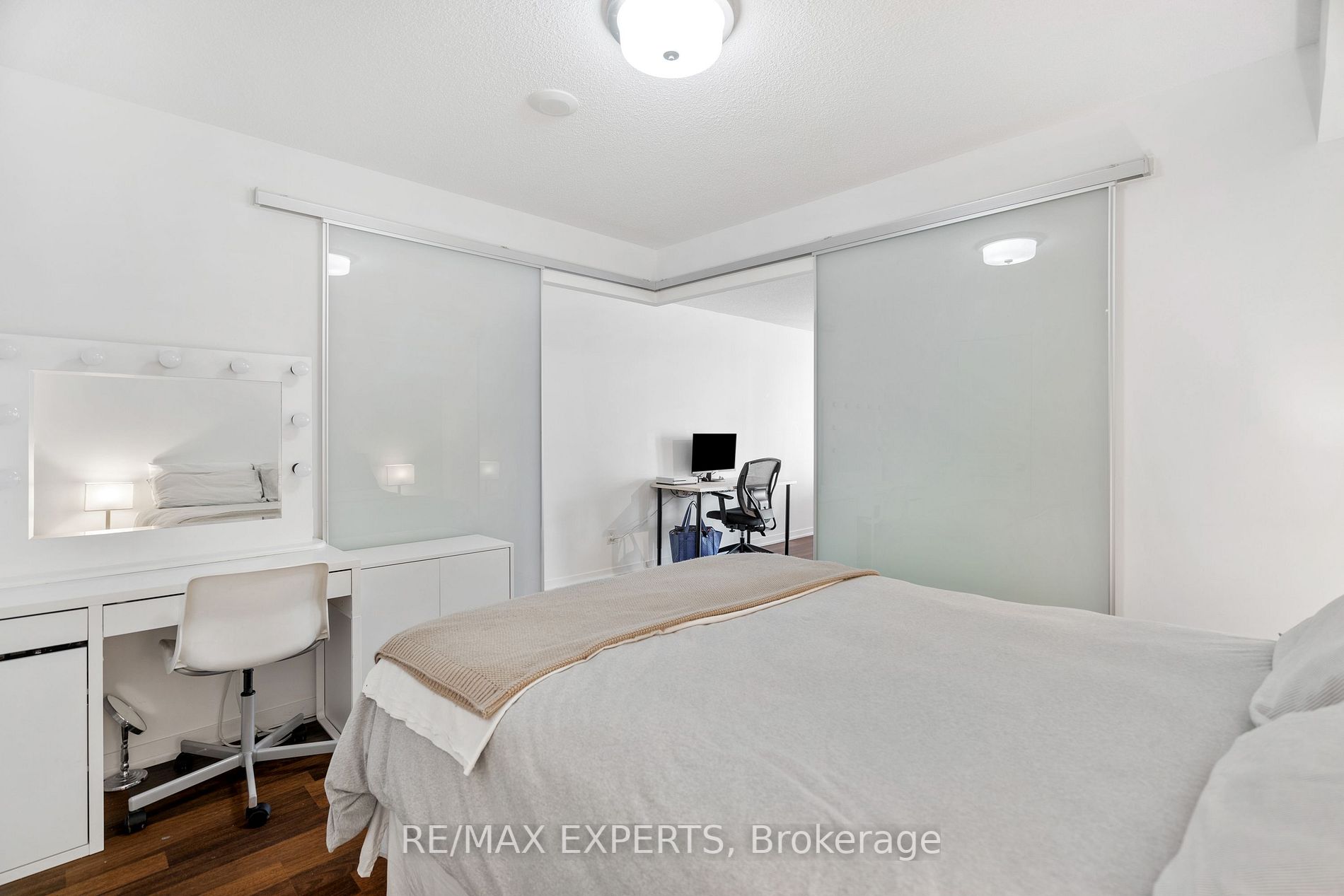 38 Joe Shuster Way, #929