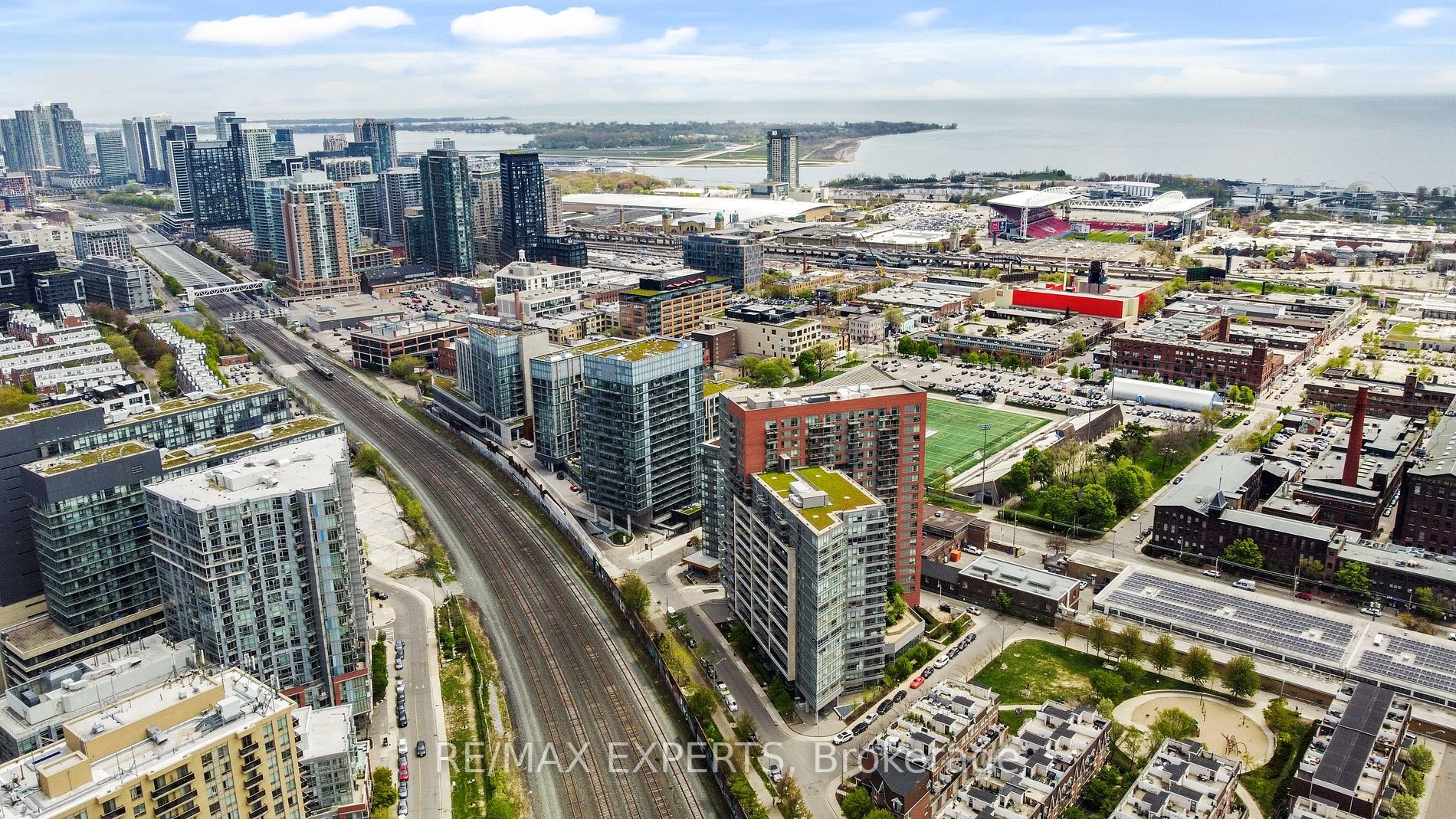 38 Joe Shuster Way, #929