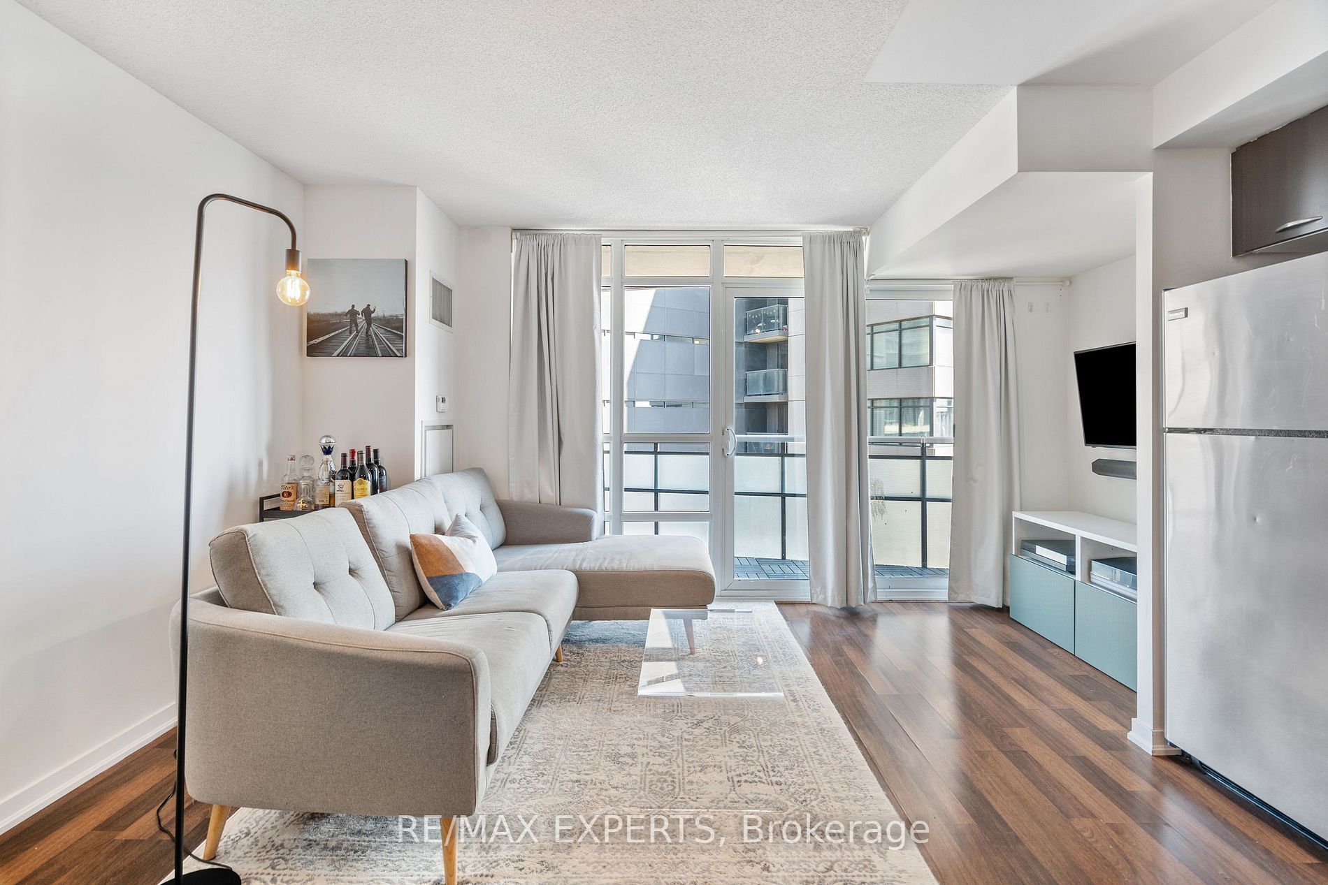 38 Joe Shuster Way, #929