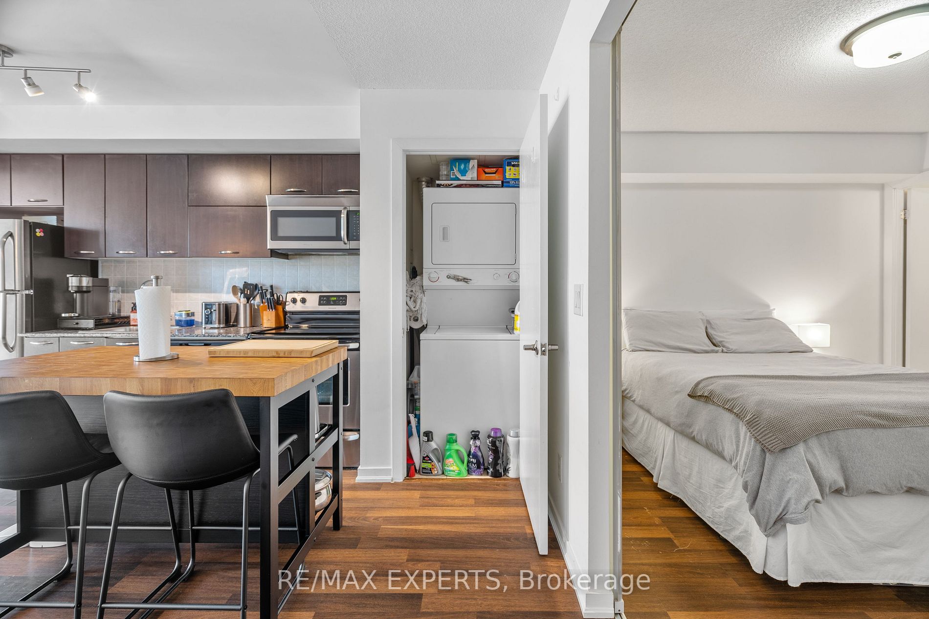 38 Joe Shuster Way, #929