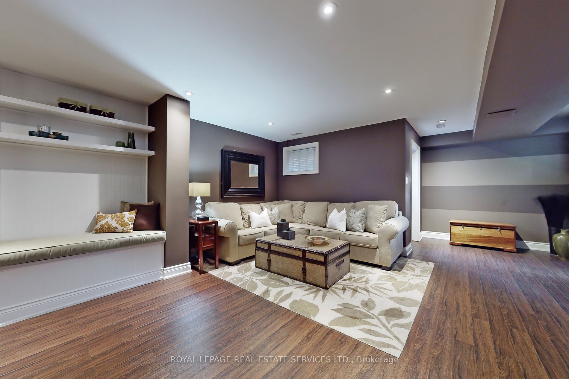 369 Joicey Blvd