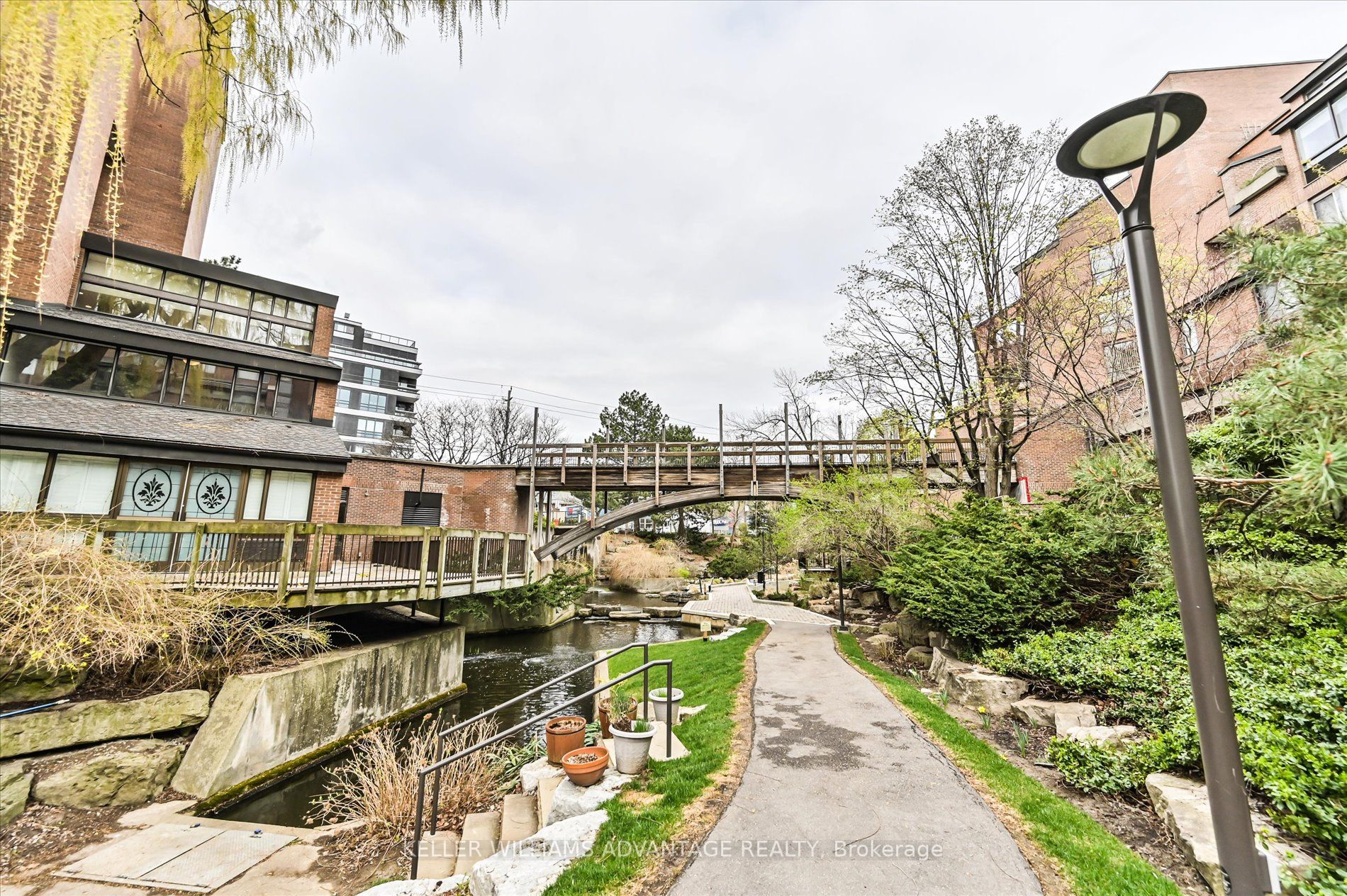 1555 Avenue Rd, #306