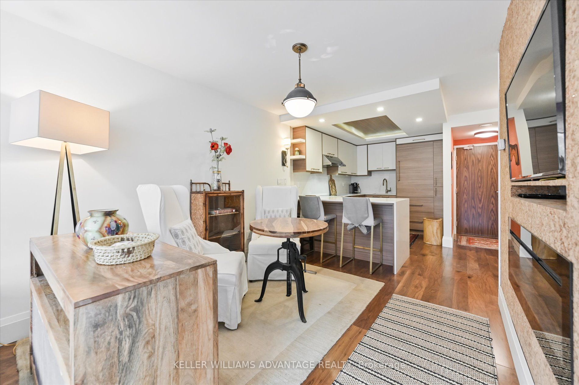 1555 Avenue Rd, #306