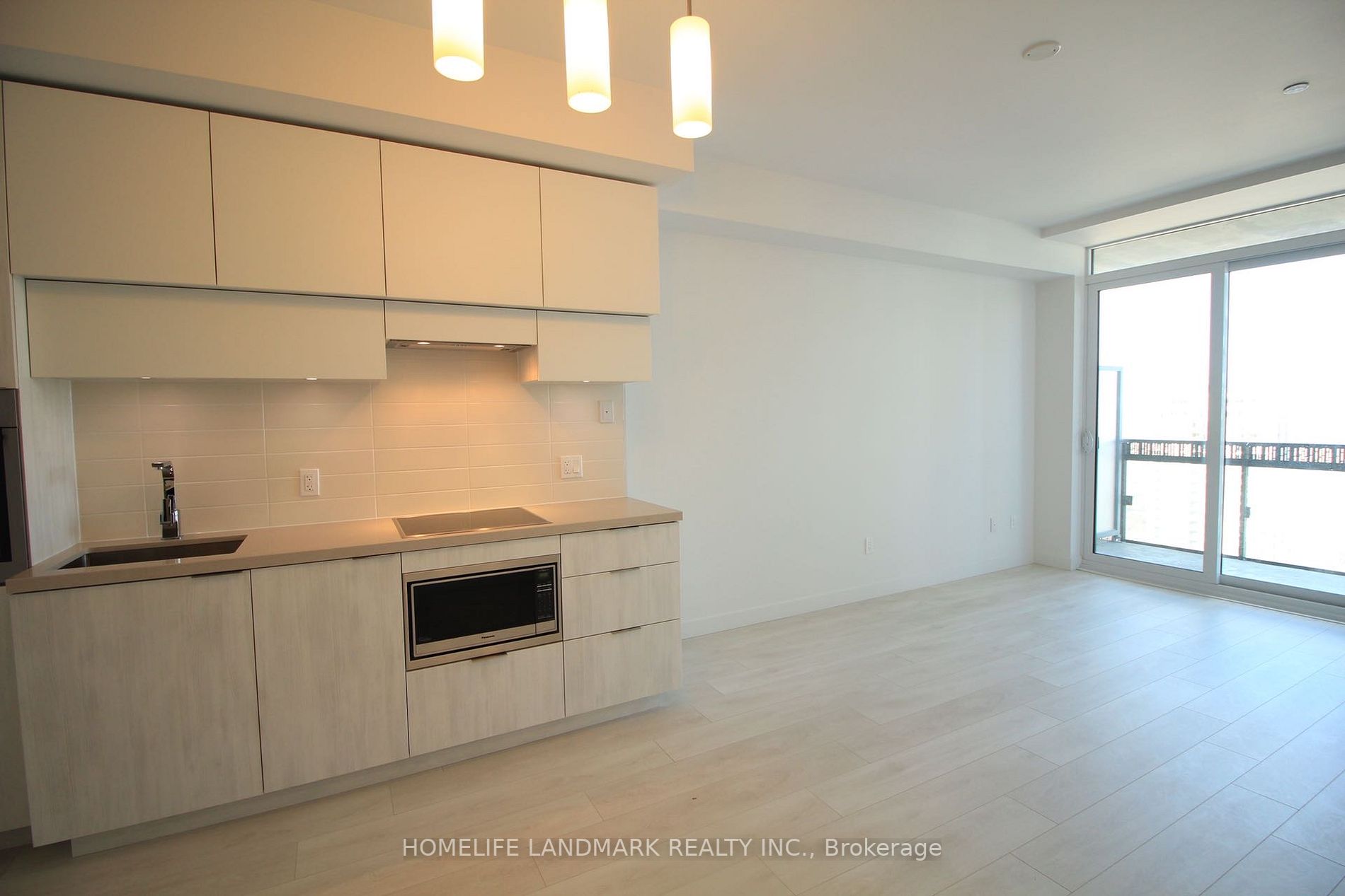 8 Eglinton Ave E, #2405