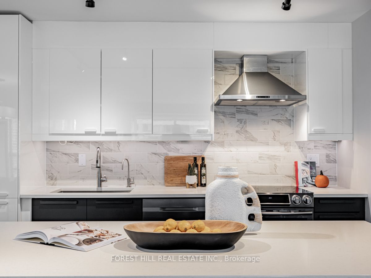 18 Hollywood Ave, #1205