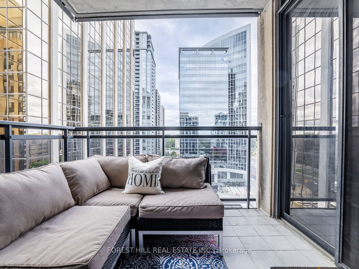 18 Hollywood Ave, #1205