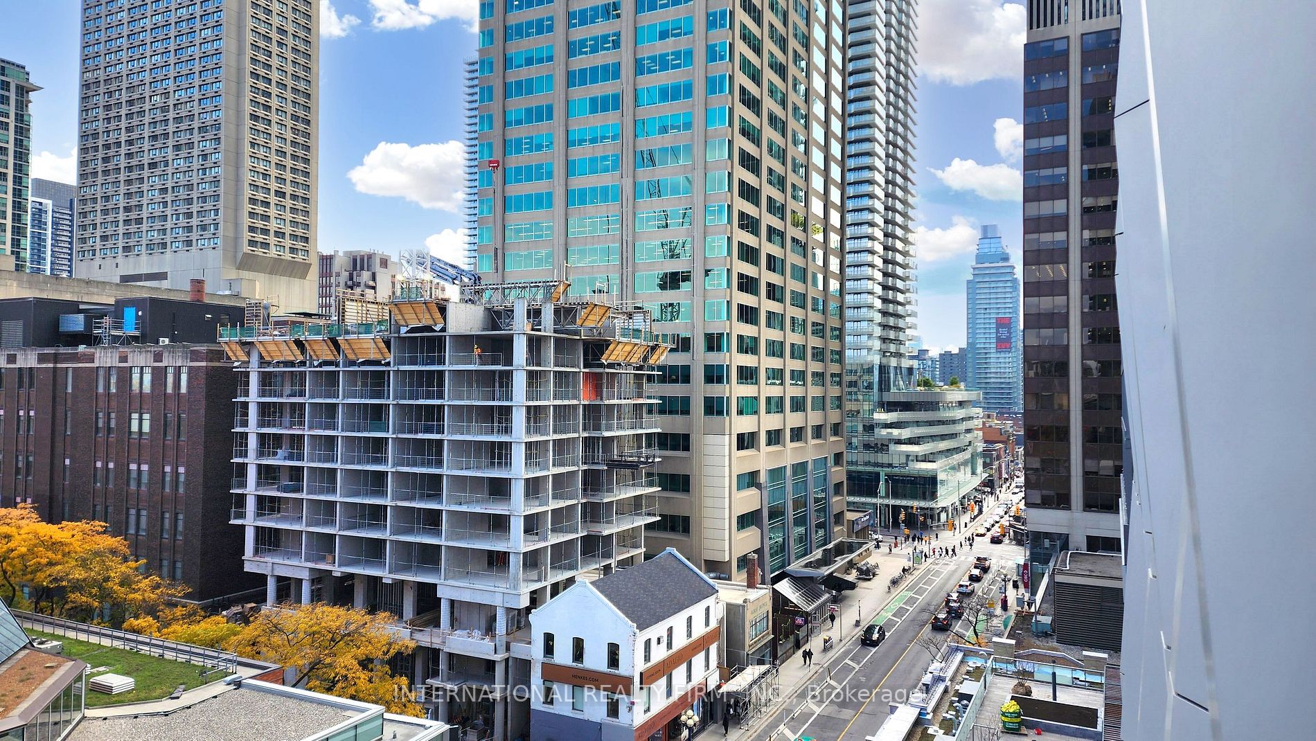 1 Yorkville Ave, #710