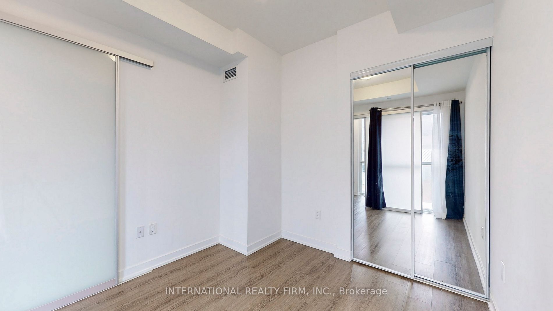 1 Yorkville Ave, #710