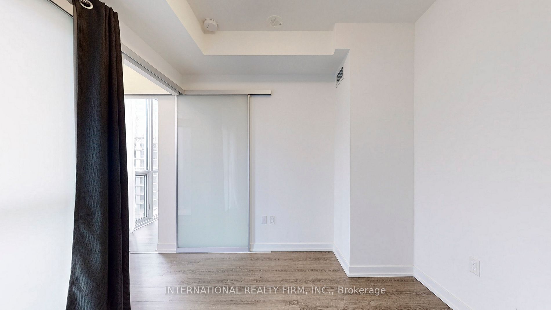 1 Yorkville Ave, #710