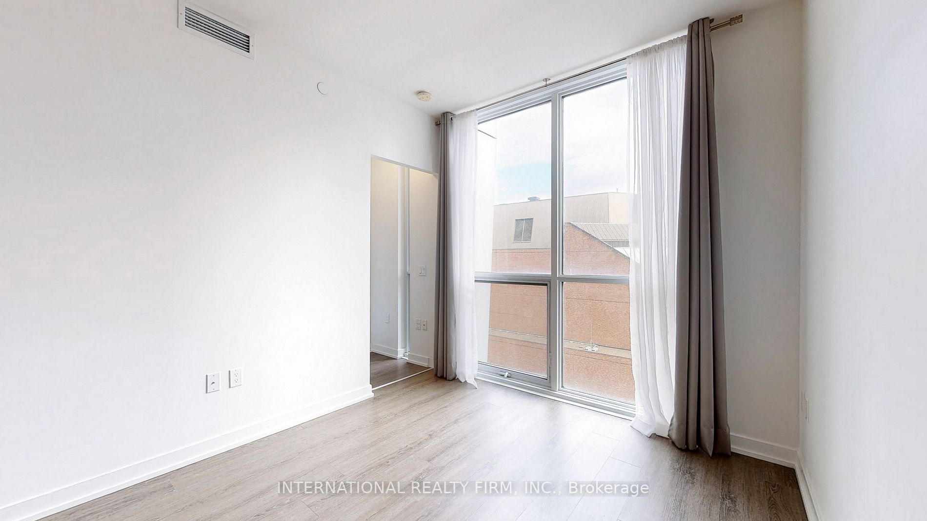 1 Yorkville Ave, #710