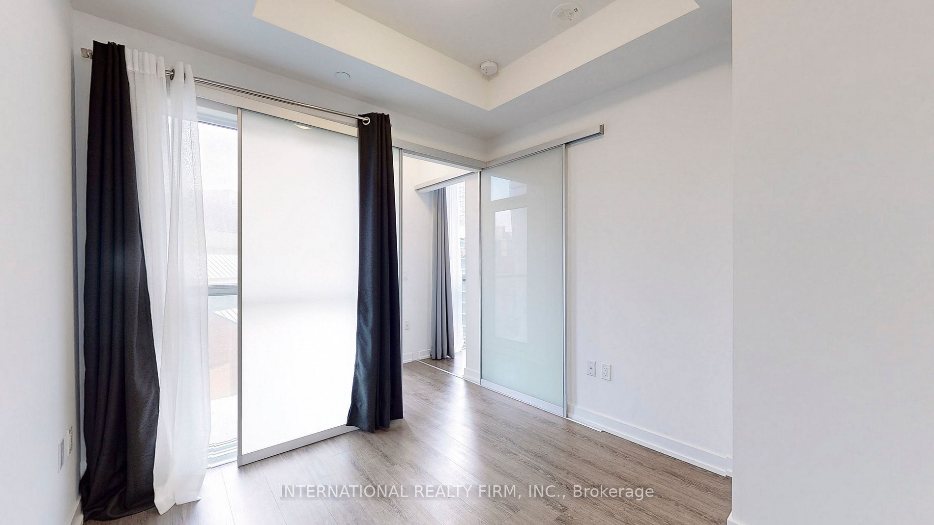 1 Yorkville Ave, #710