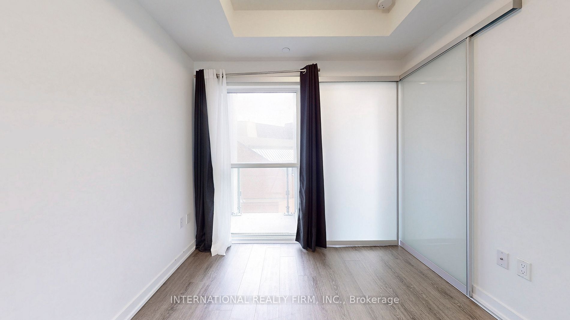 1 Yorkville Ave, #710