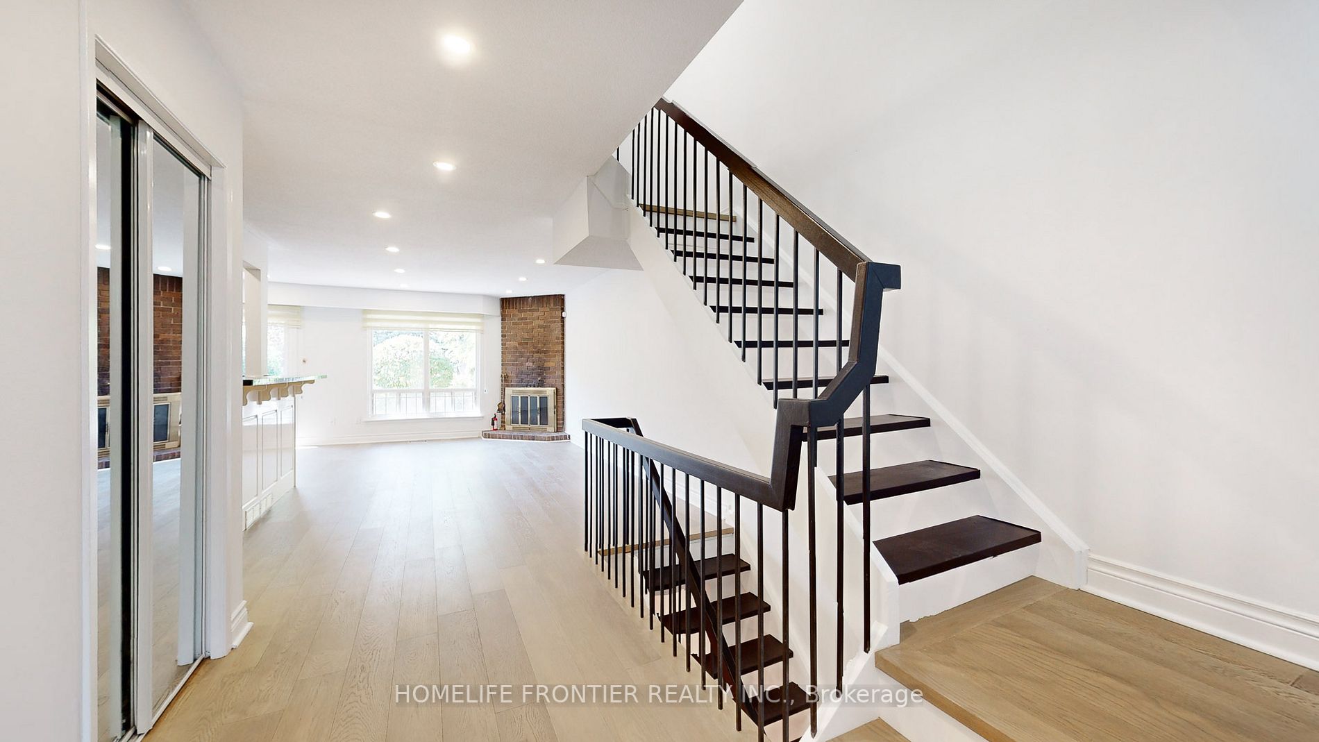 74 Flaming Roseway, #18