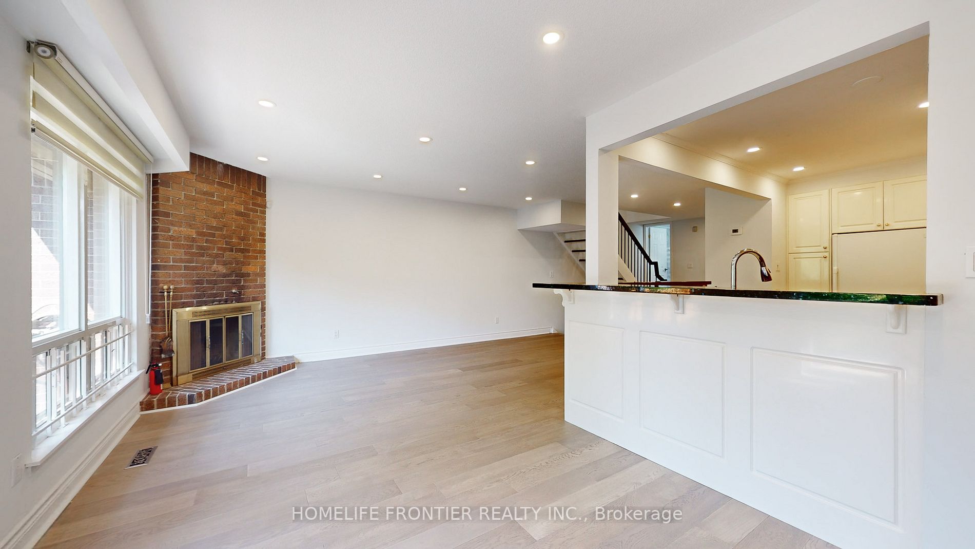 74 Flaming Roseway, #18
