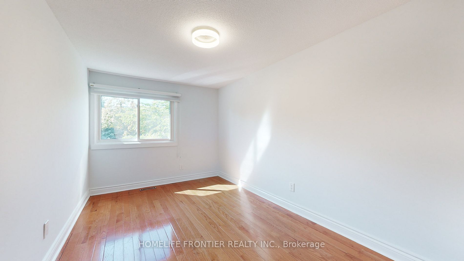 74 Flaming Roseway, #18