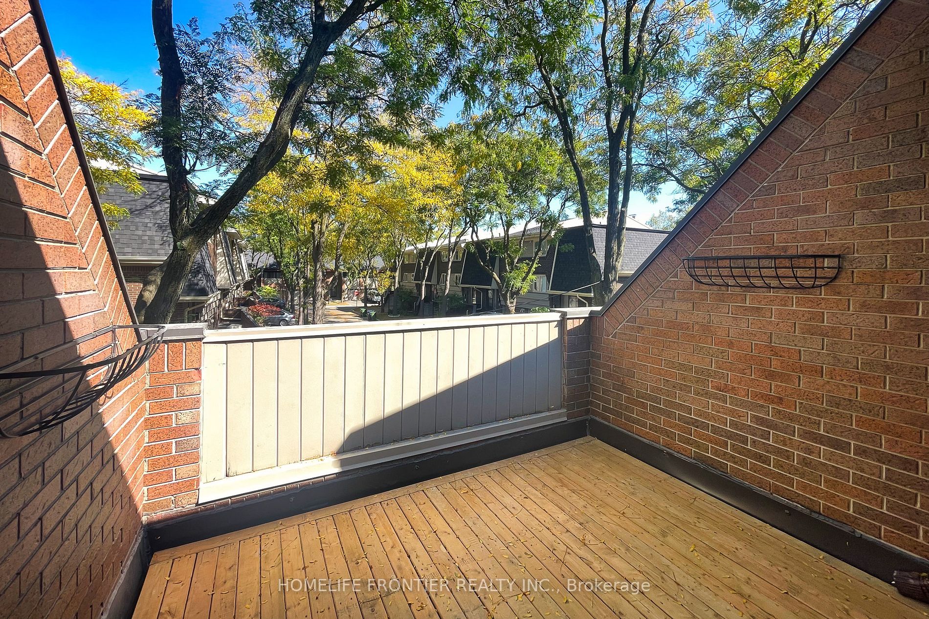 74 Flaming Roseway, #18