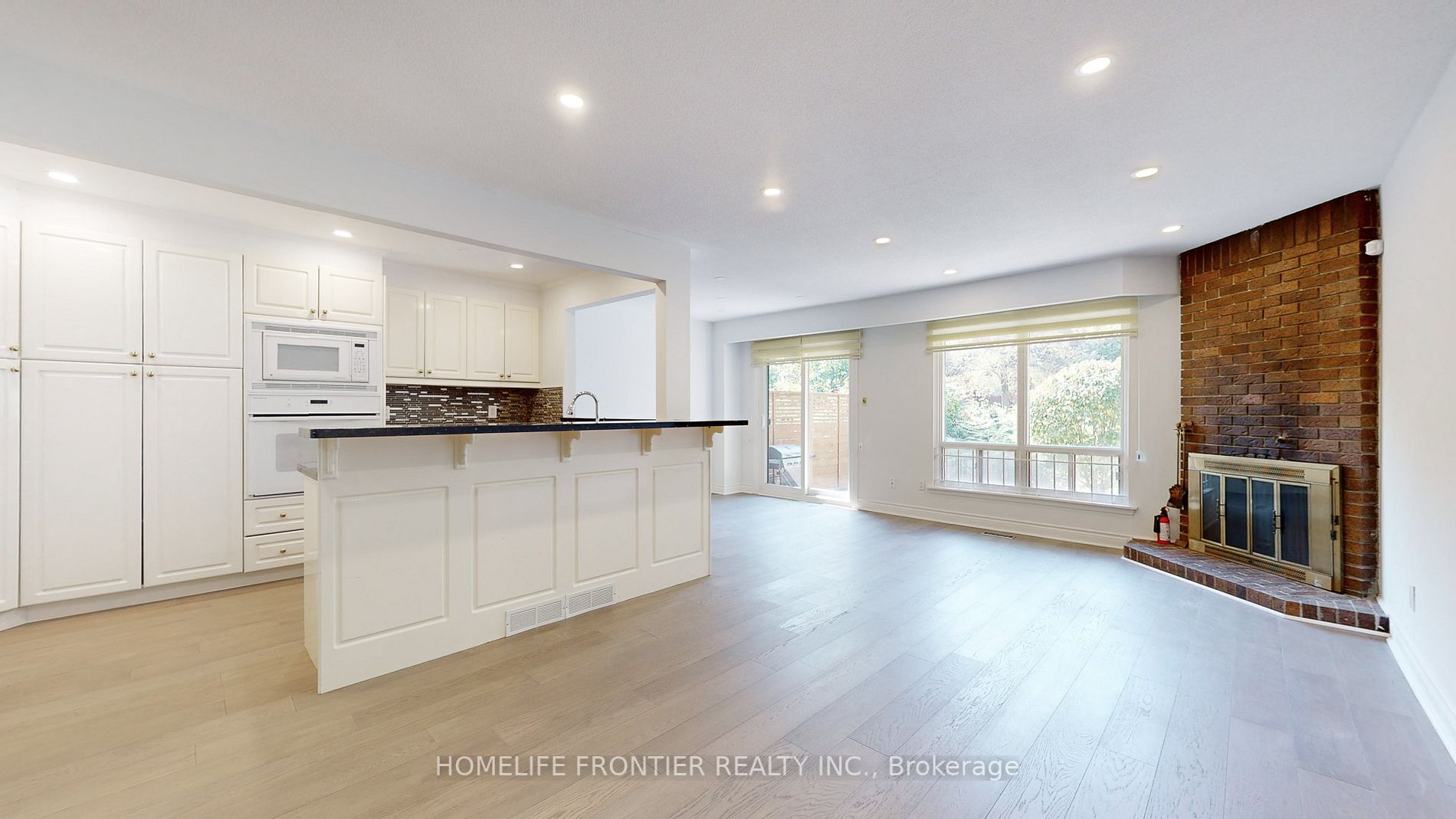 74 Flaming Roseway, #18