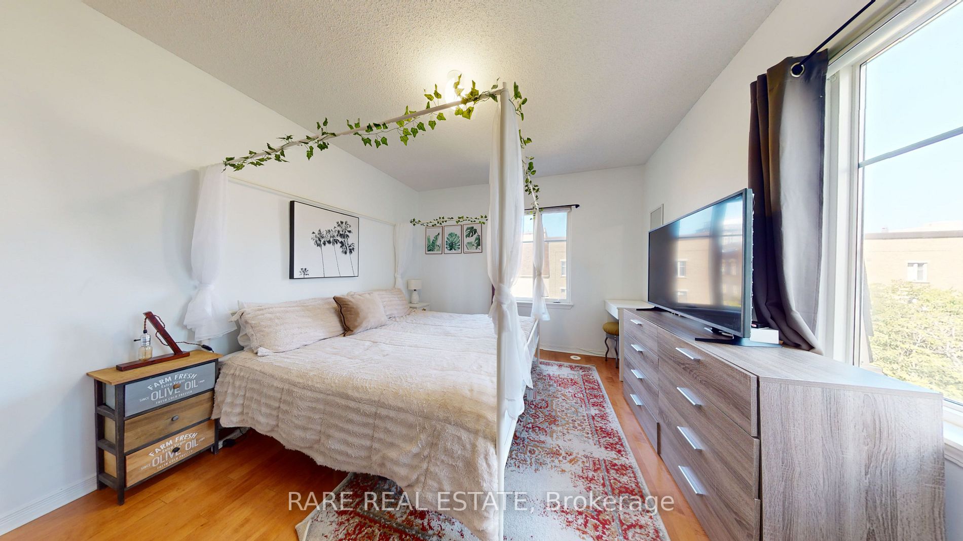 46 East Liberty St, #525