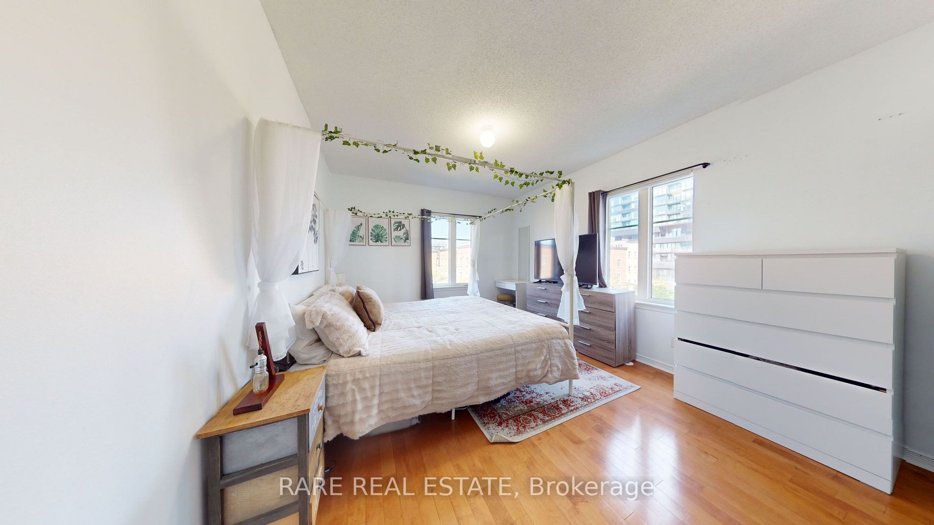 46 East Liberty St, #525