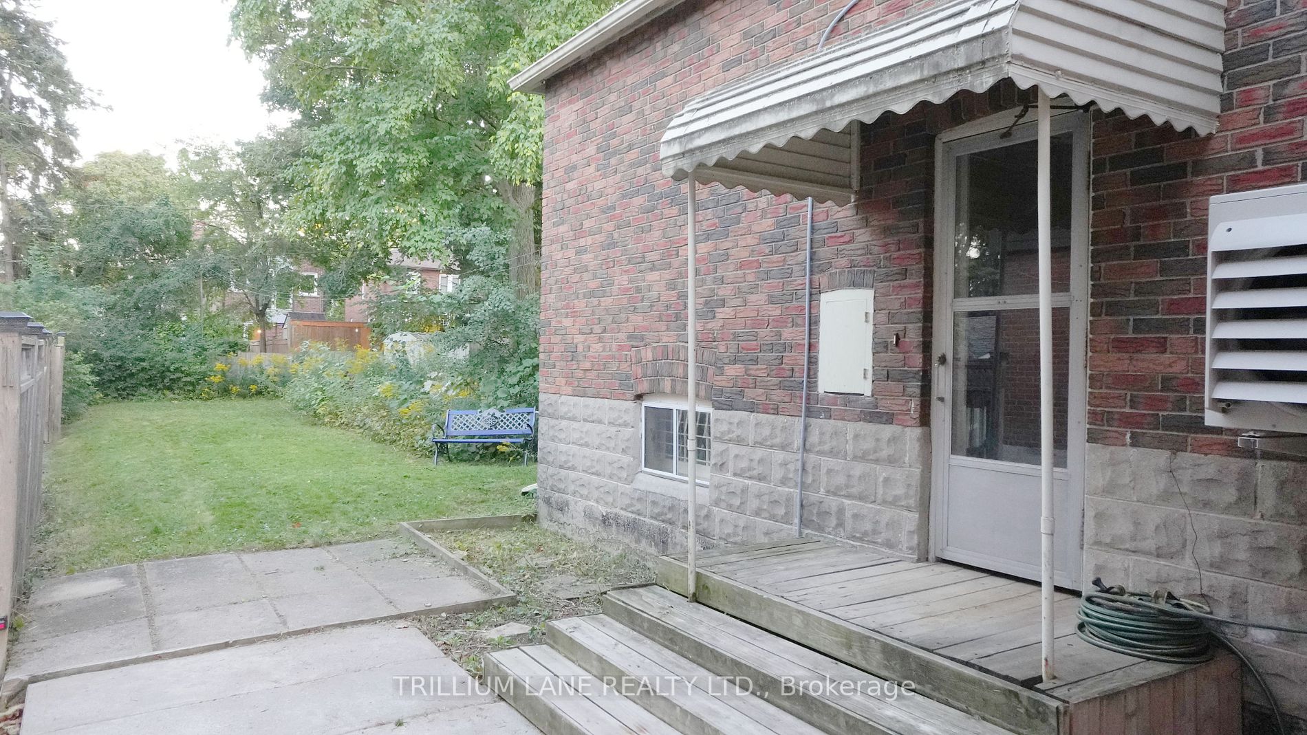 137 Sutherland Dr E