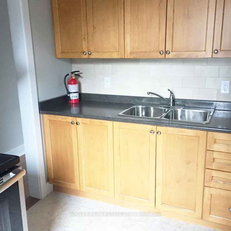 451 Parliament St, #1