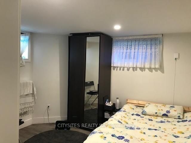 299 Rosewell Ave