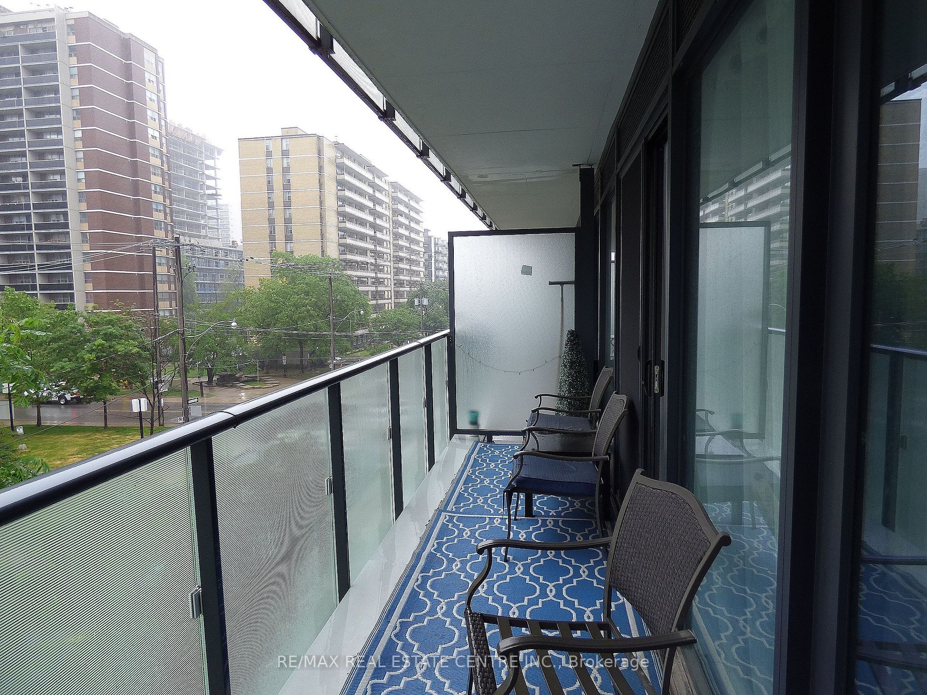 161 Roehampton Ave, #205