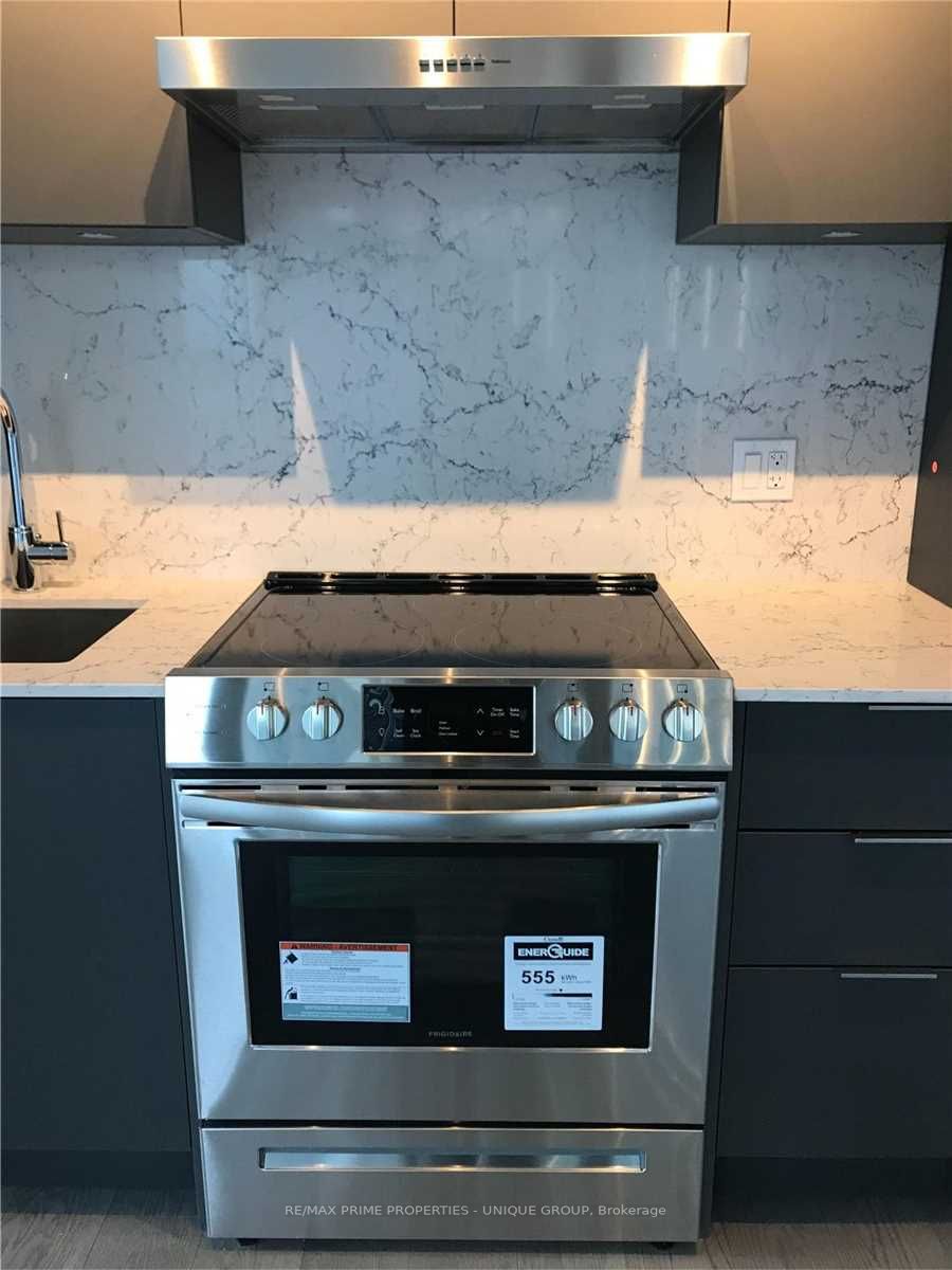 25 Richmond St E, #1405