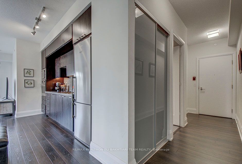 120 Harrison Garden Blvd, #736