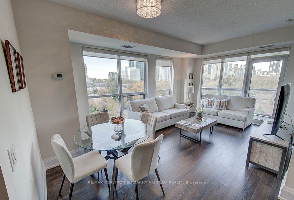 120 Harrison Garden Blvd, #736