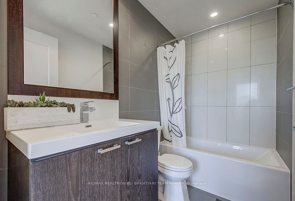 120 Harrison Garden Blvd, #736