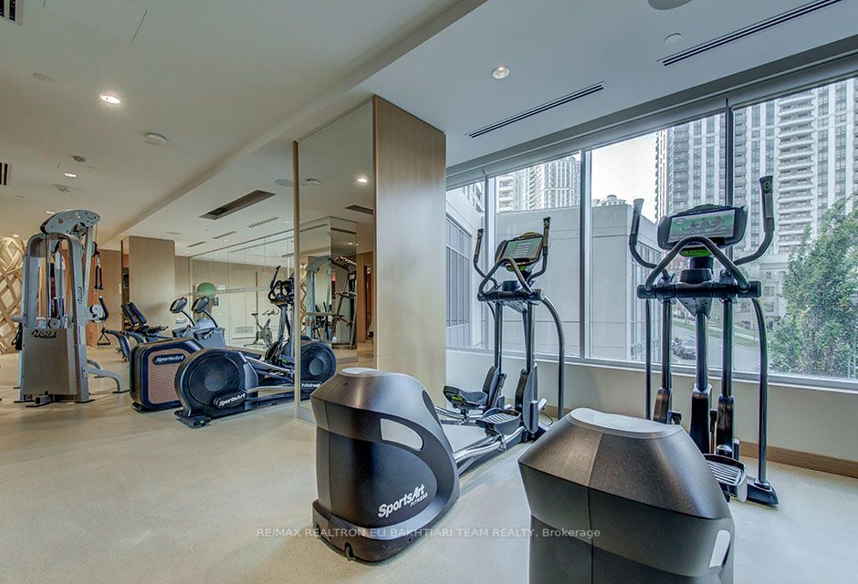 120 Harrison Garden Blvd, #736