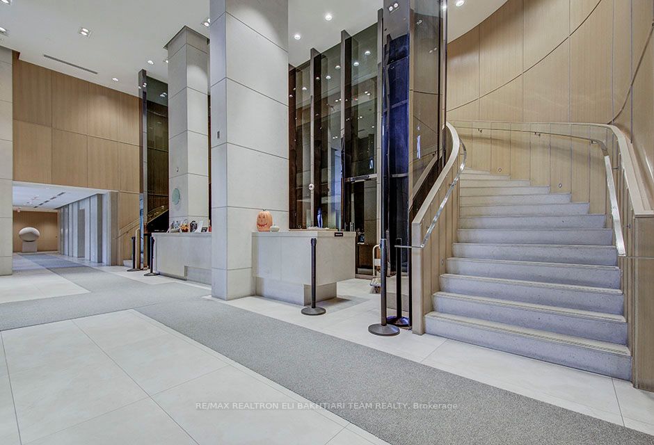 120 Harrison Garden Blvd, #736