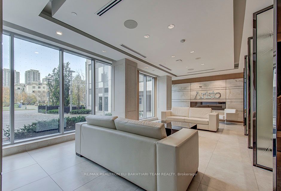 120 Harrison Garden Blvd, #736