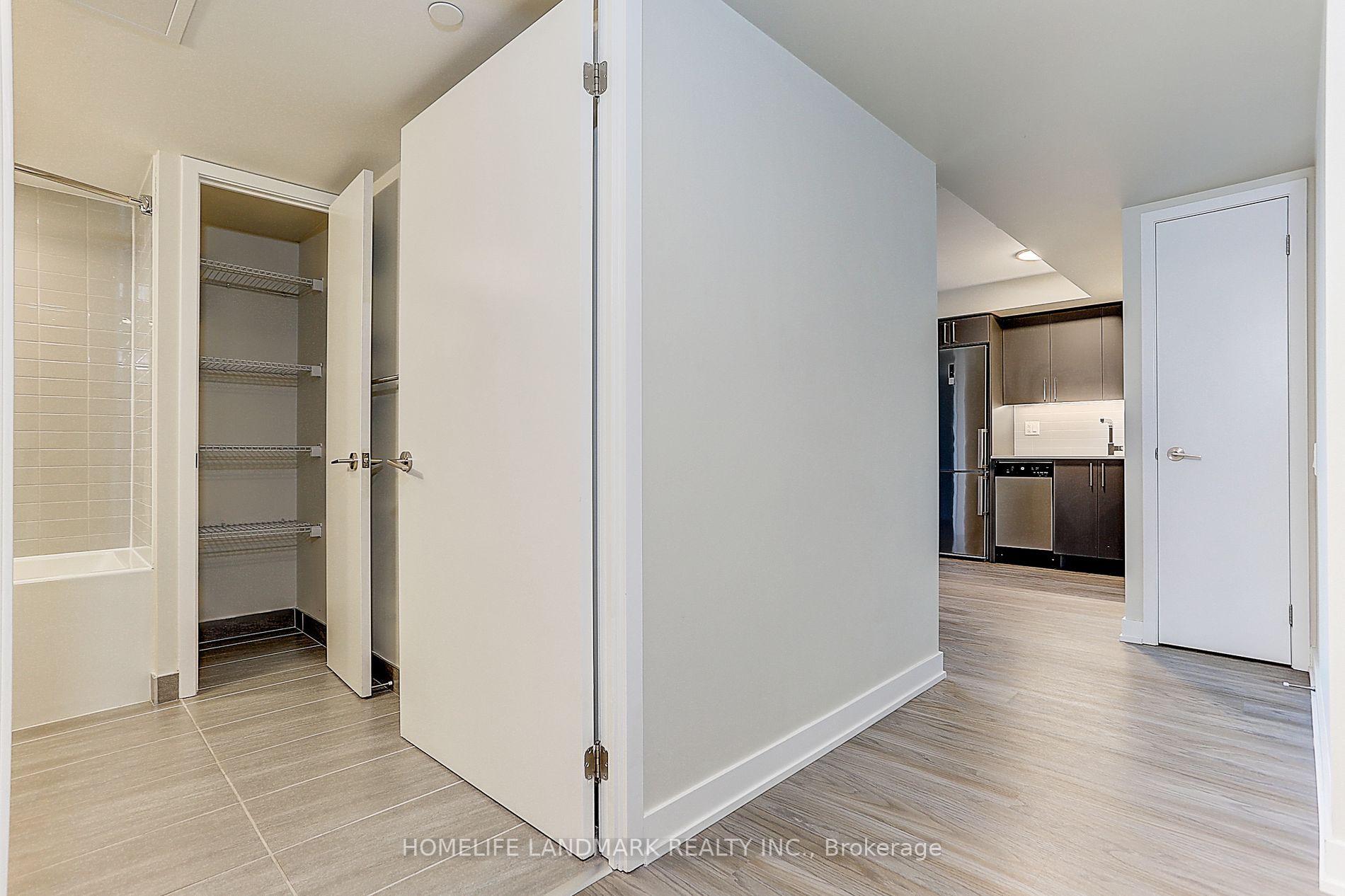 38 Monte Kwinter Crt, #605