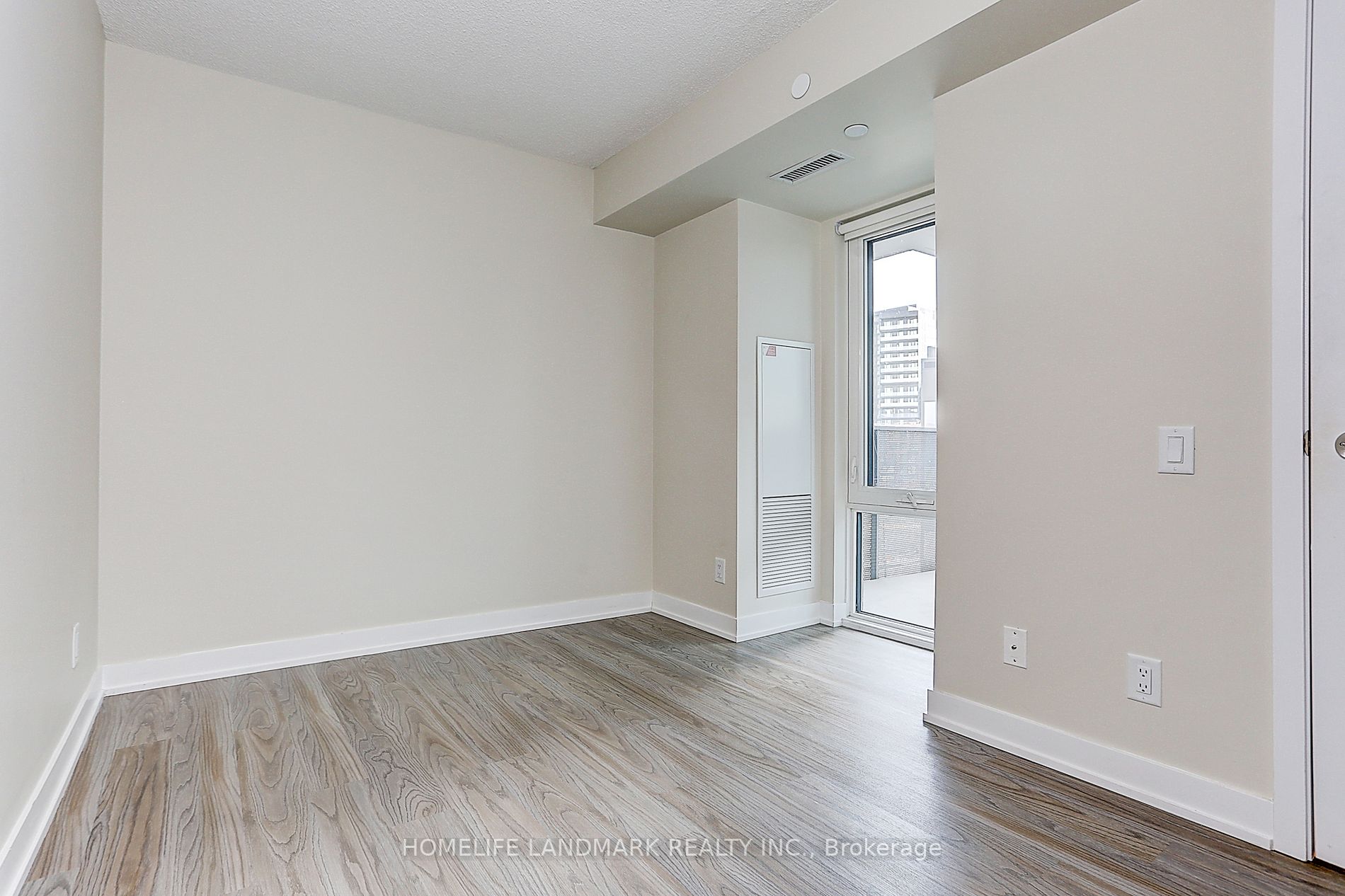 38 Monte Kwinter Crt, #605