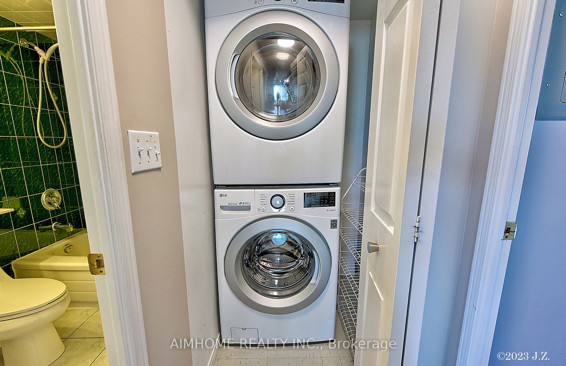 3 Pemberton Ave, #803