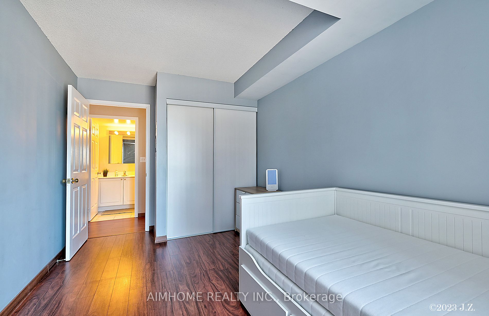 3 Pemberton Ave, #803