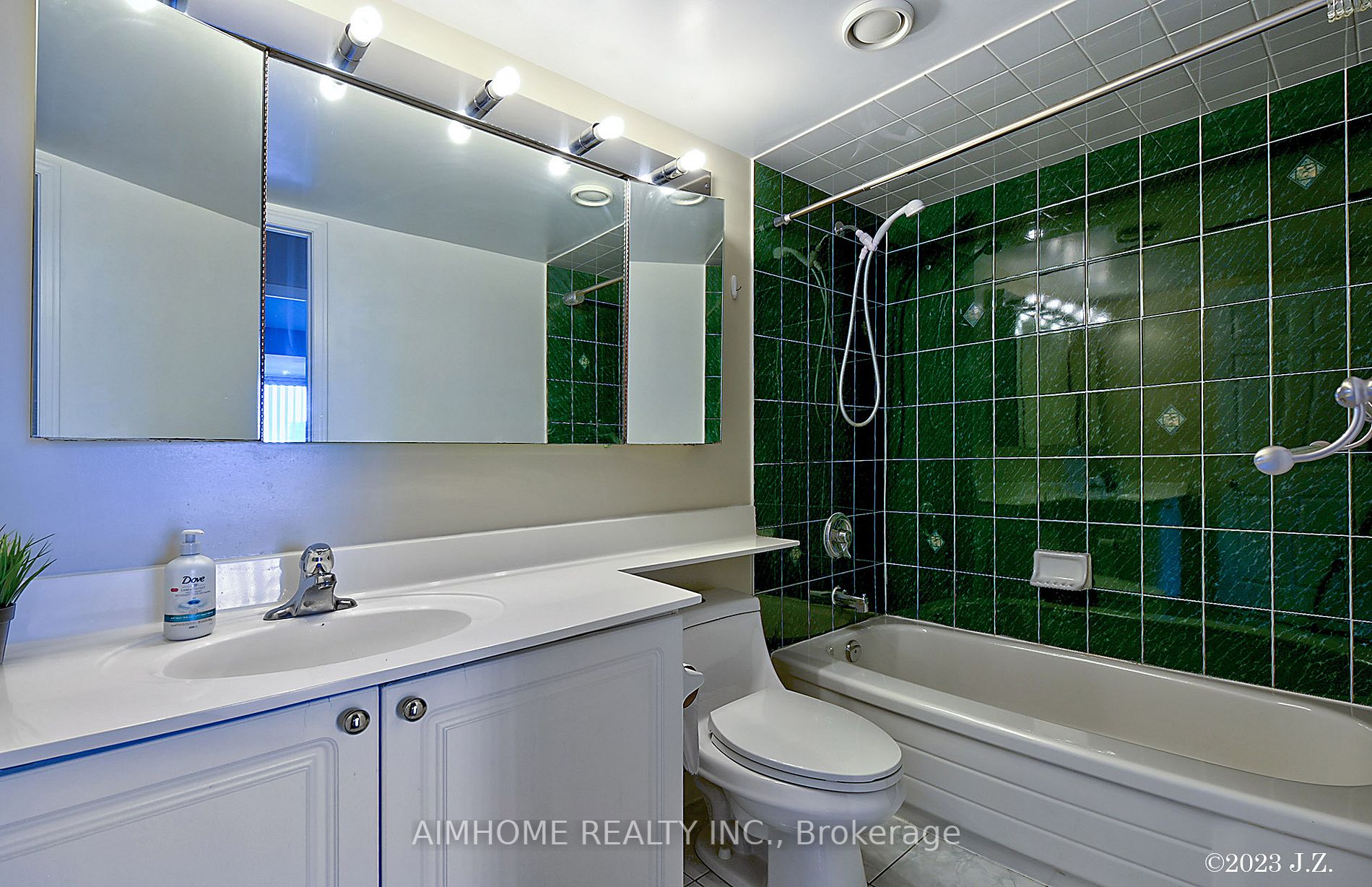 3 Pemberton Ave, #803