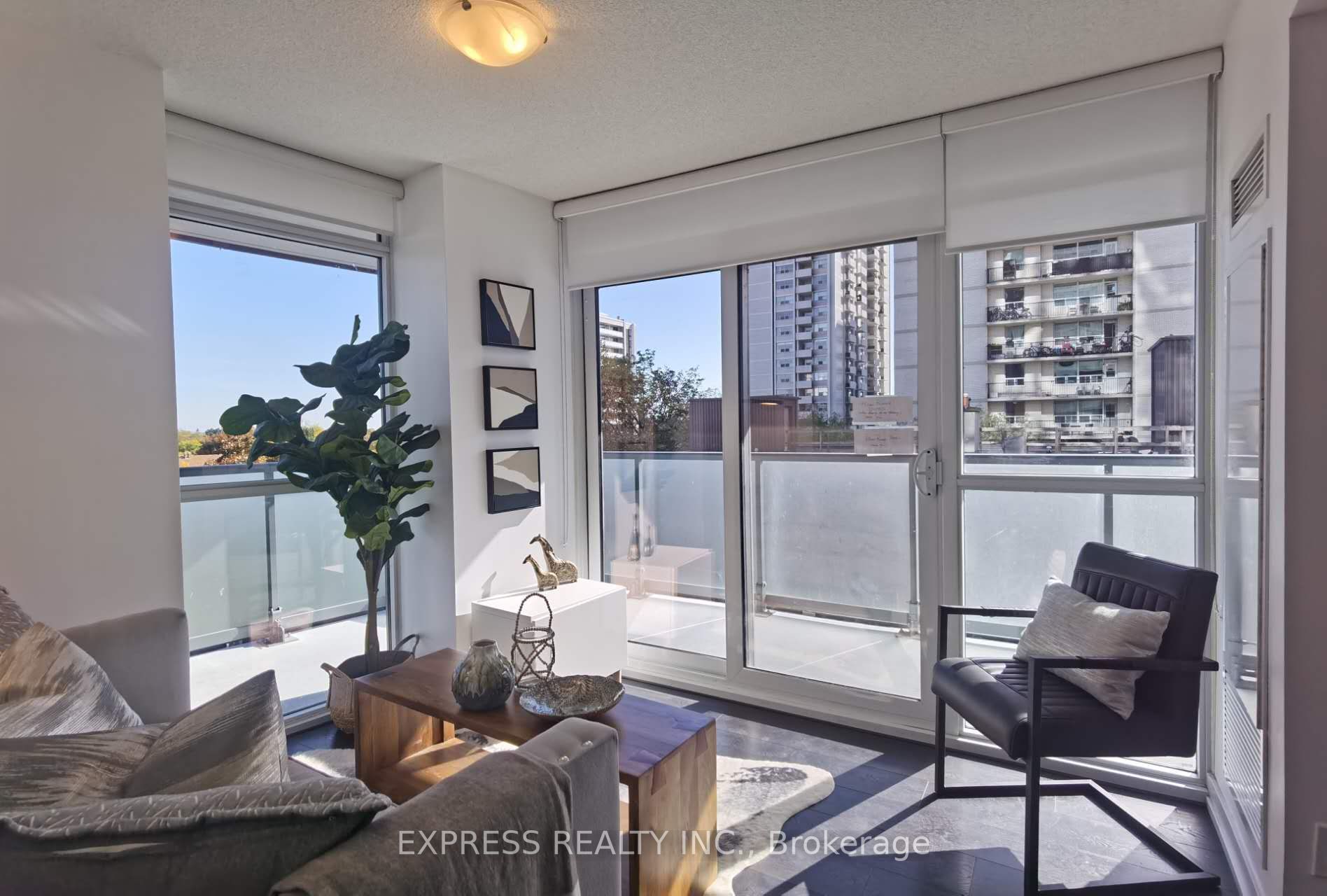 125 Redpath Ave, #415