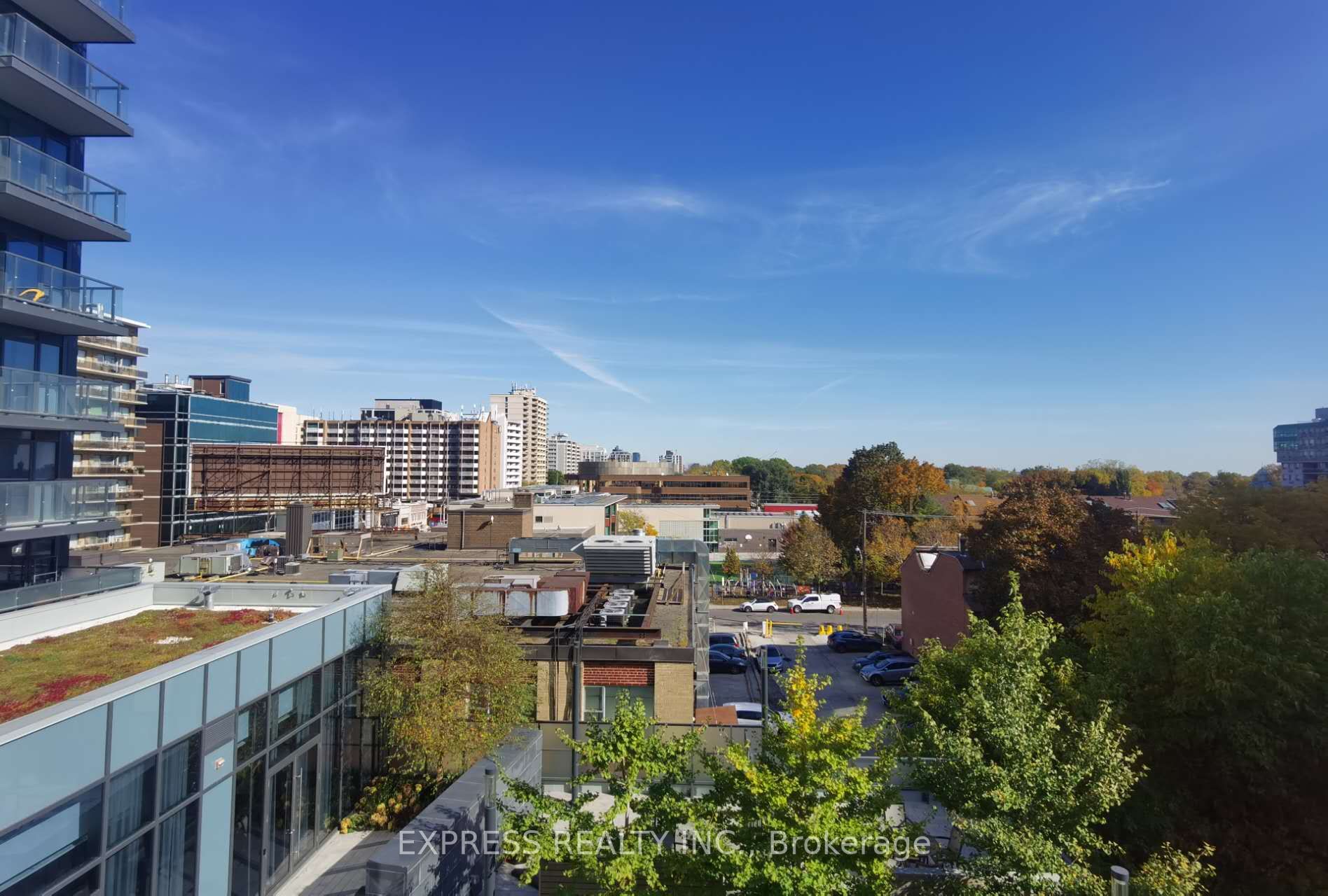 125 Redpath Ave, #415
