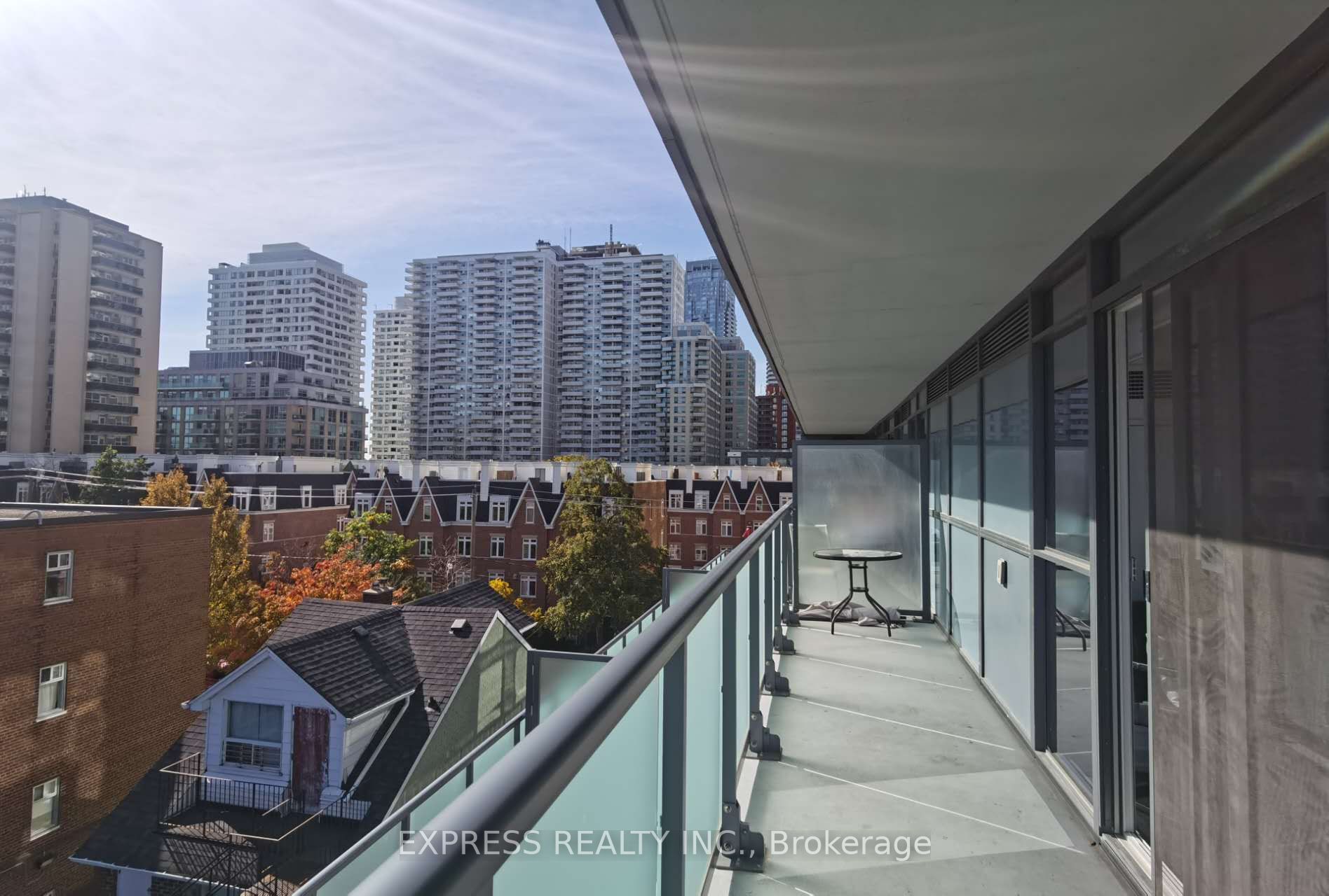 125 Redpath Ave, #415