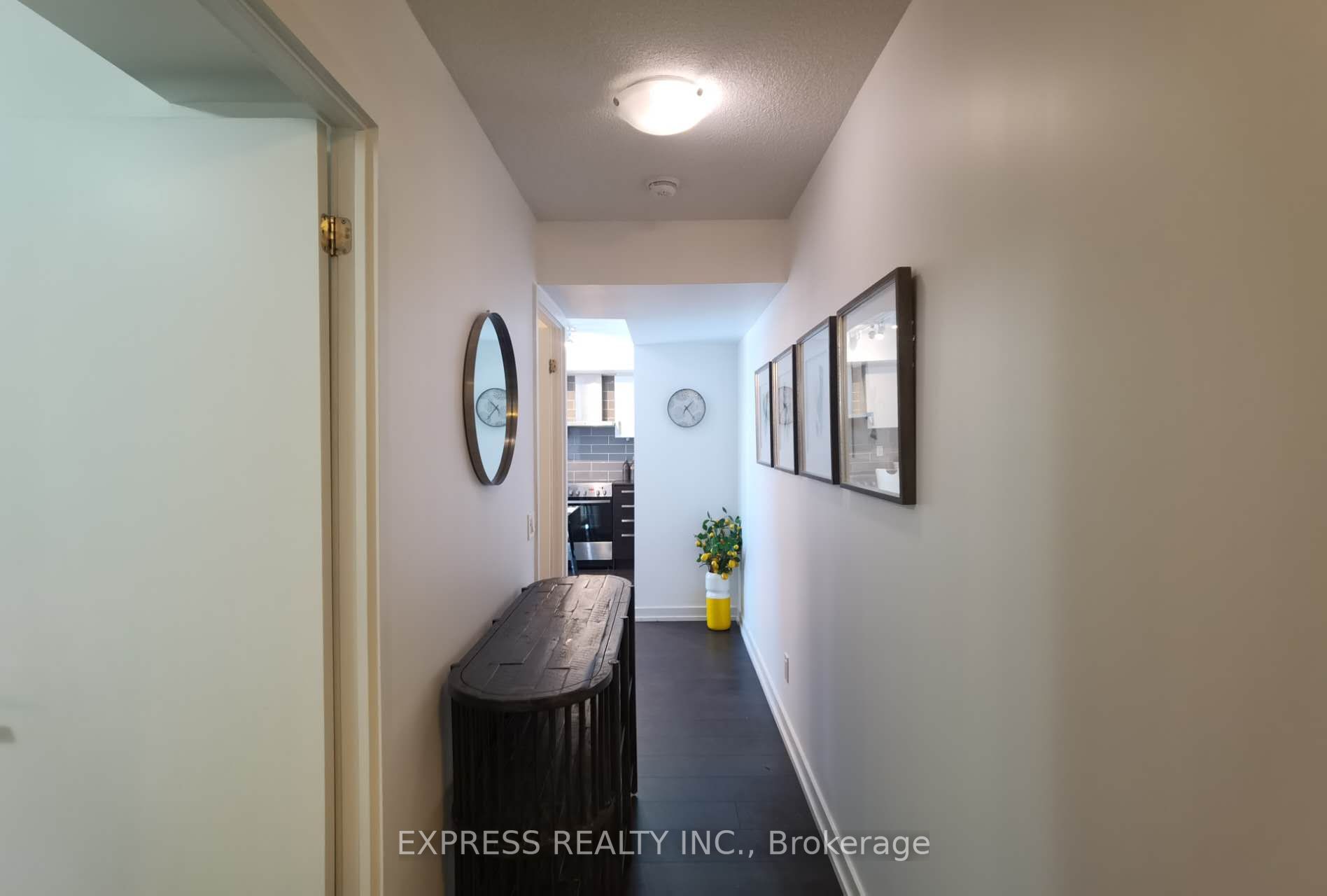 125 Redpath Ave, #415