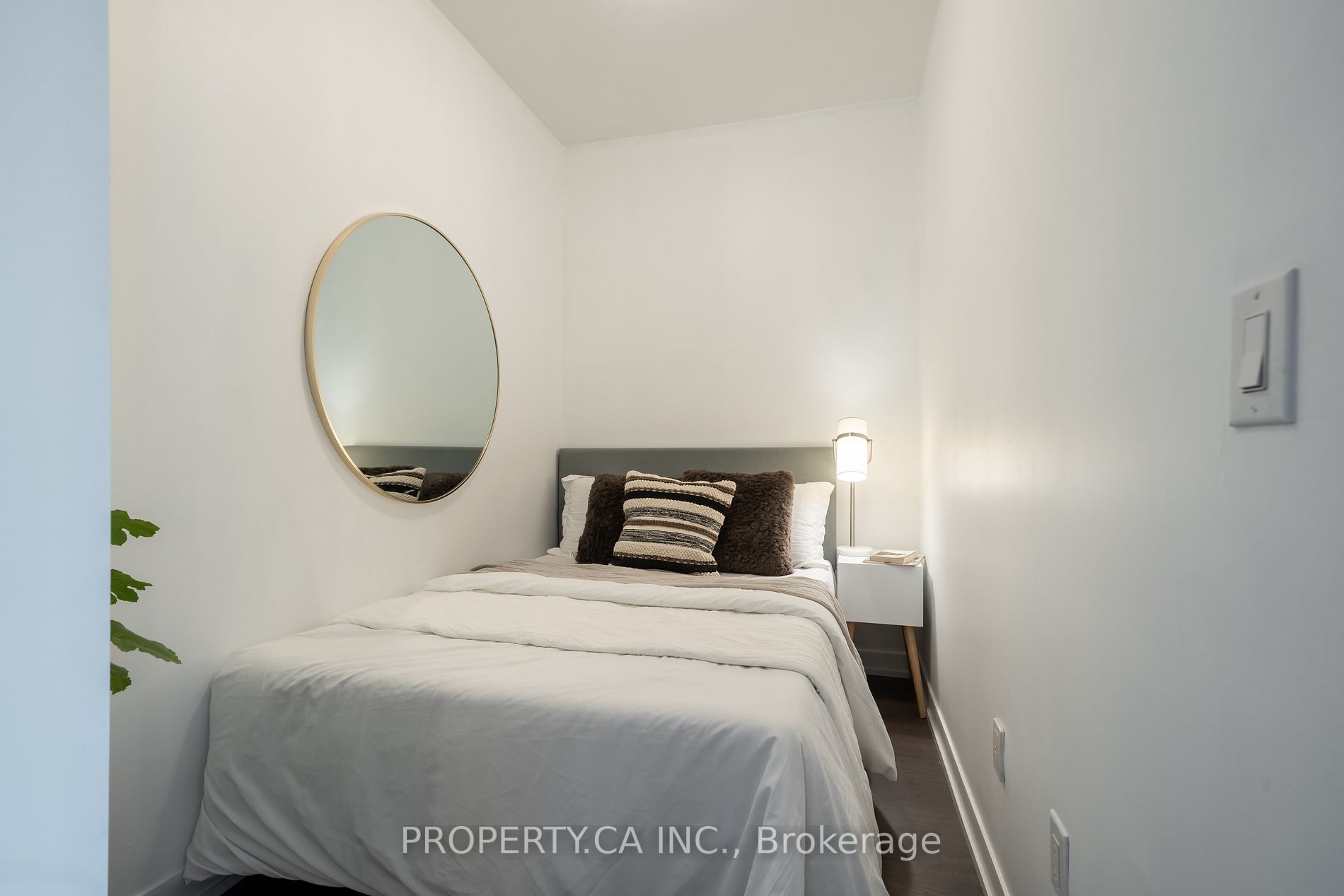 105 George St, #507