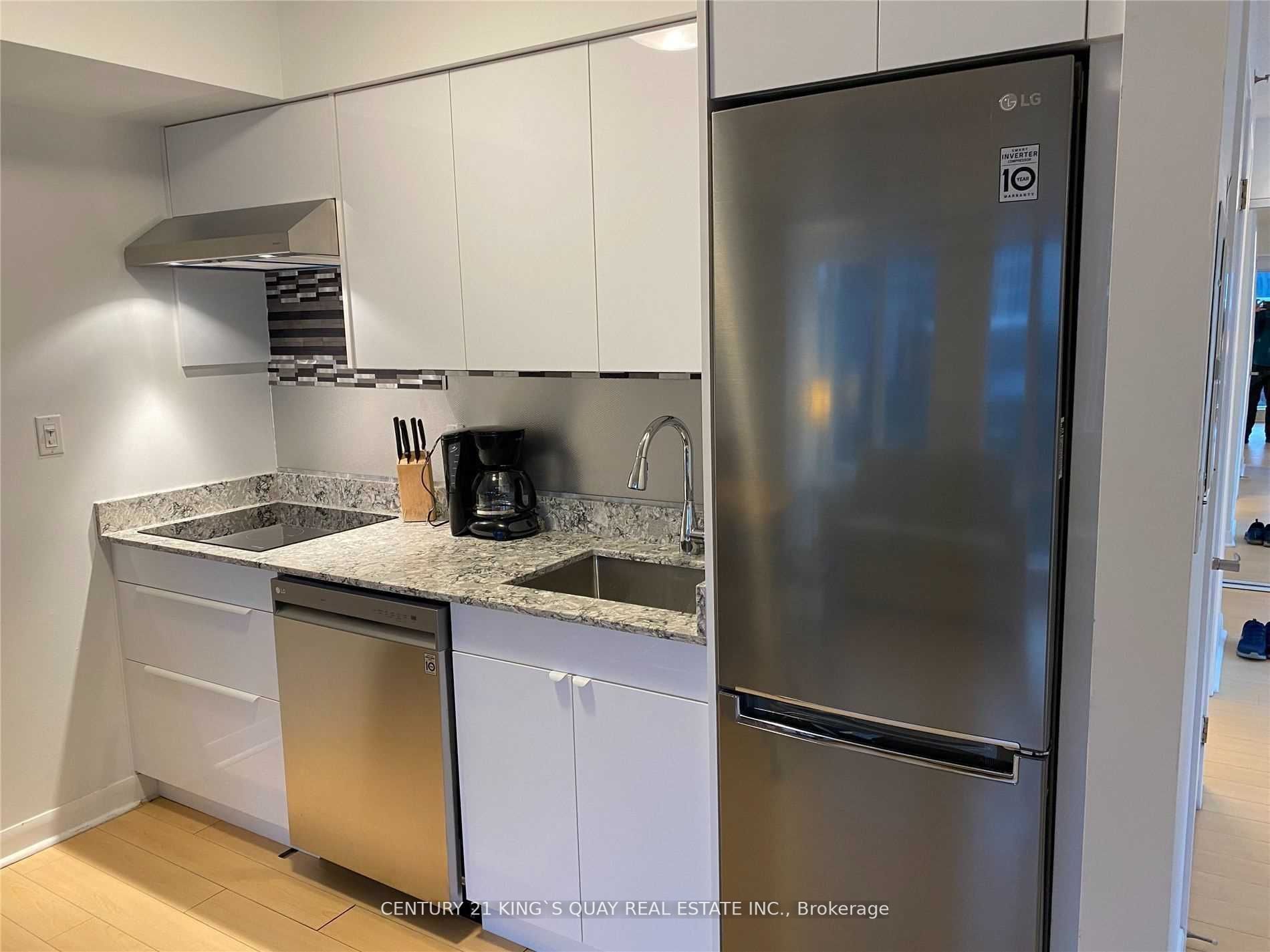 210 Victoria St, #801
