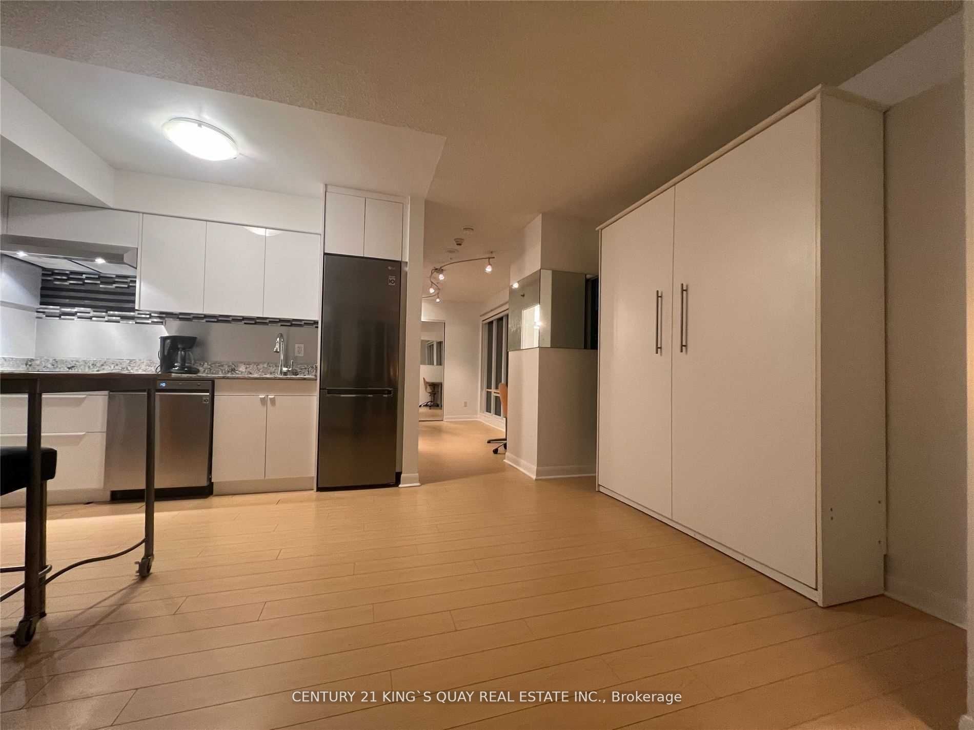 210 Victoria St, #801
