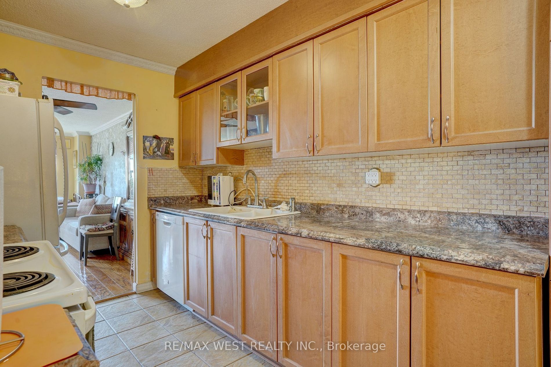 25 Sunrise Ave, #Ph07